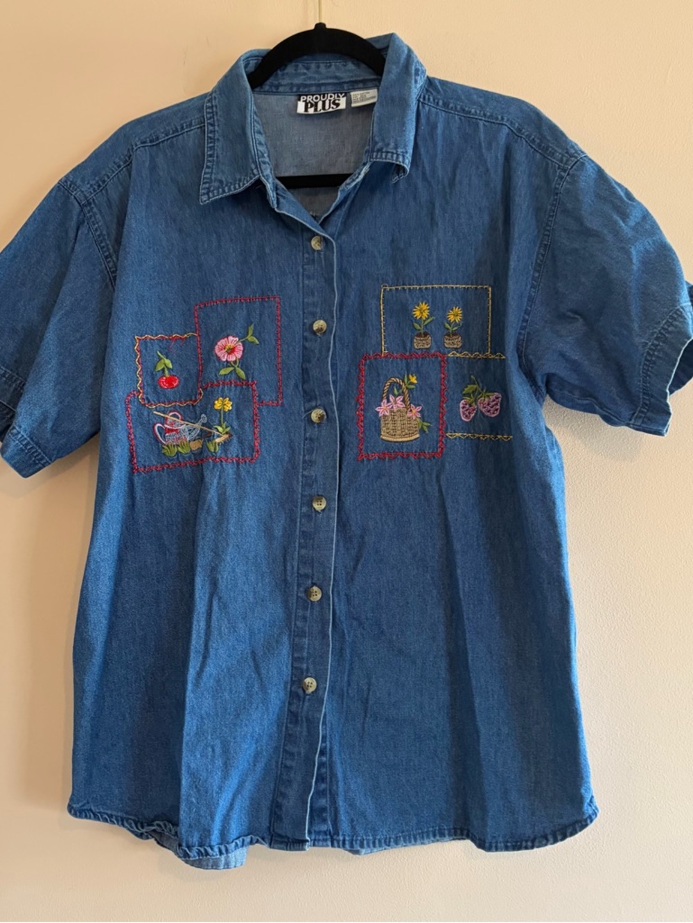 Vintage Embroidered Denim Button-Up Shirt in Blue floral short sleeve cotton